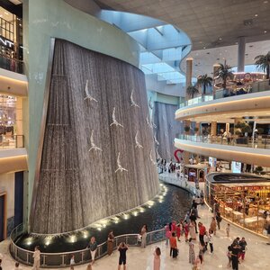 De waterval in de Dubai Mall