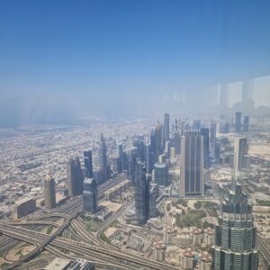 Het uitzicht vanaf de 125e verdieping van de Burj Khalifa